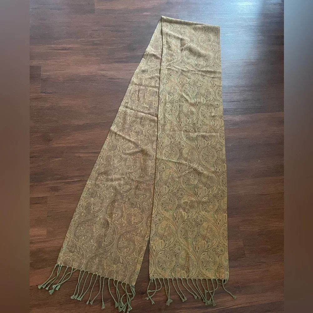 Crate & Barrel Green Paisley Tapestry Table Runner 14x120” India Kitchen Dining